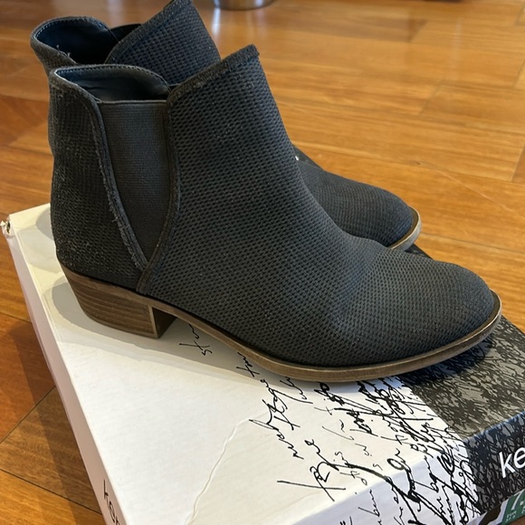 Kenzie Ankle Boot - Picture 1 of 5